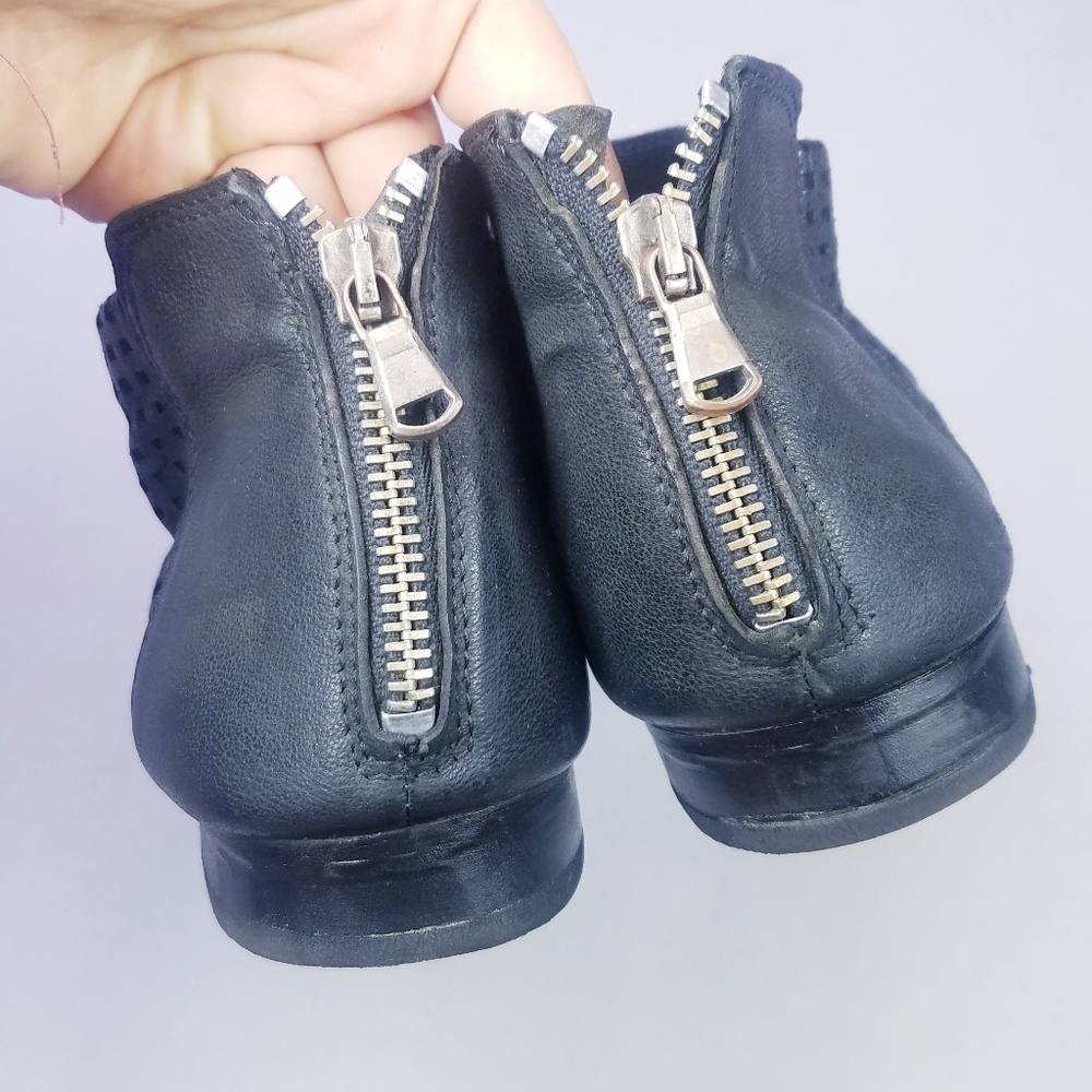 Free People | Black Low Top Flat Boots,‎ 9.5 - Picture 8 of 9